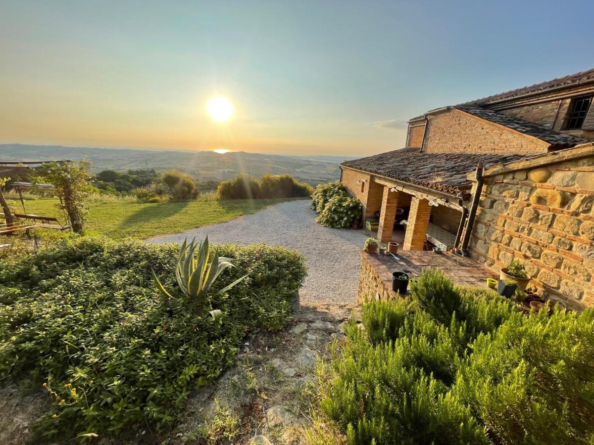 L'Infinito Bed and Breakfast Mombaroccio Εξωτερικό φωτογραφία