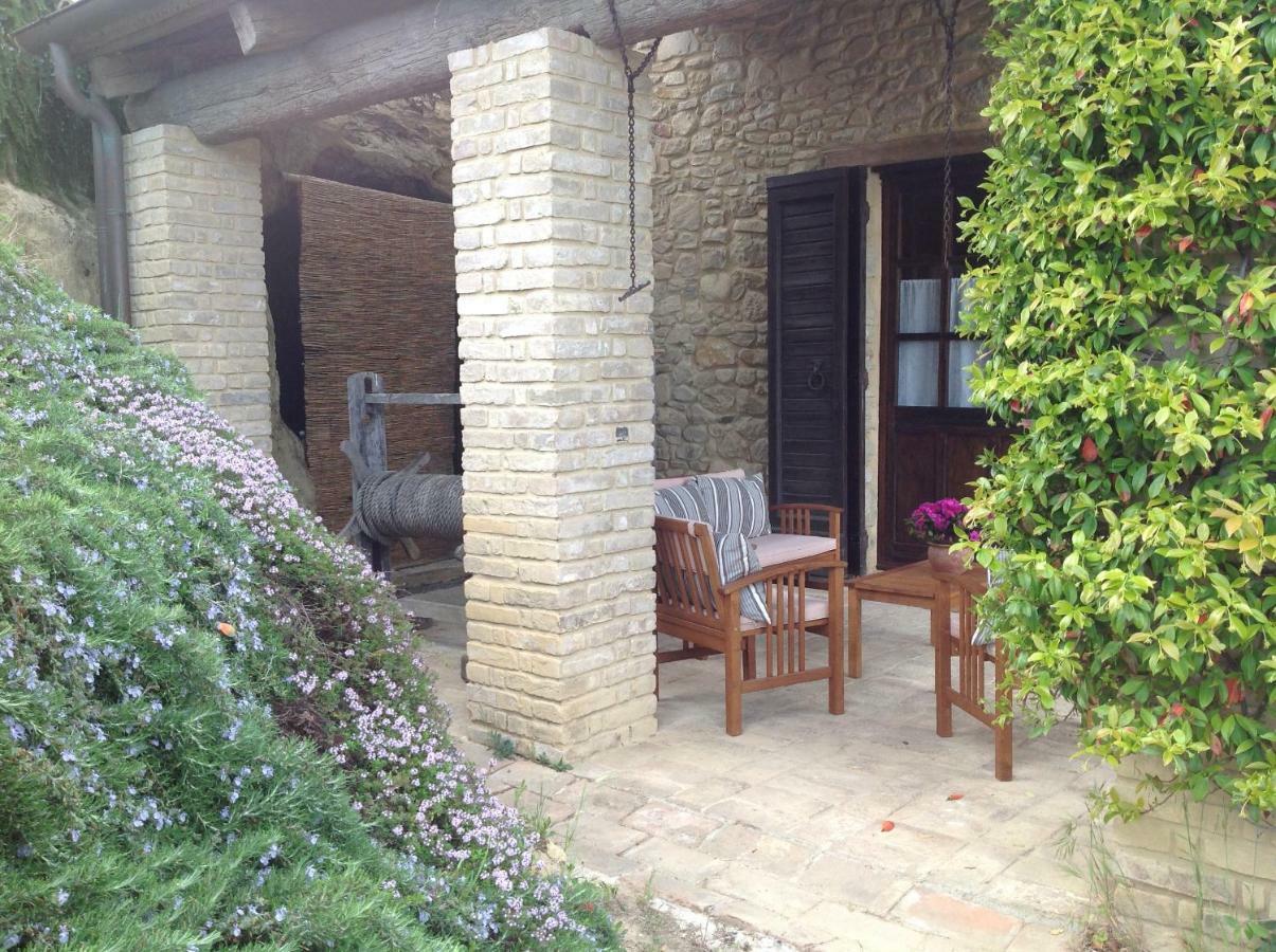 L'Infinito Bed and Breakfast Mombaroccio Εξωτερικό φωτογραφία